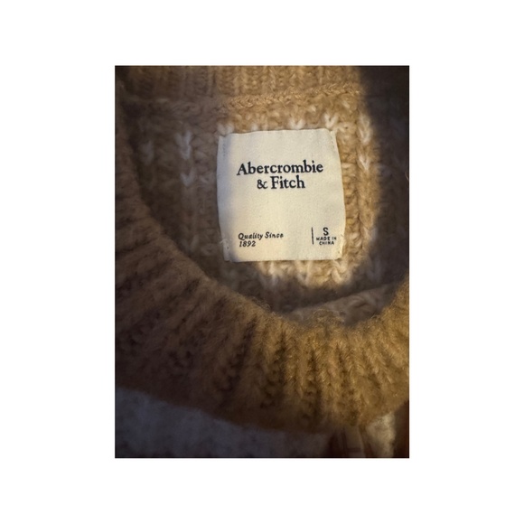 ABERCROMBIE & FITCH PREMIUM HEAVY KNIT SWEATER - Picture 3 of 3
